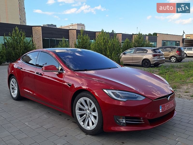 Ліфтбек Tesla Model S 2016 в Хмельницькому фото 11 Ліфтбек Tesla Model S 2016 в Хмельницькому