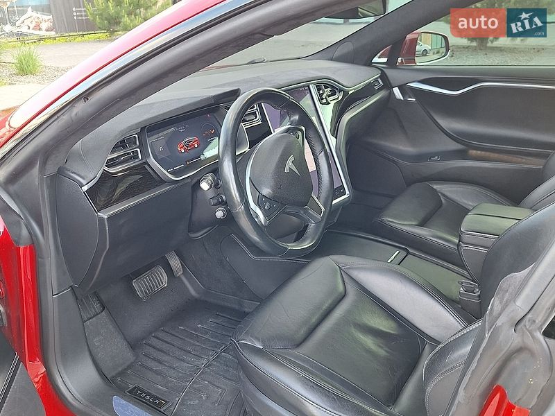 Ліфтбек Tesla Model S 2016 в Хмельницькому фото 12 Ліфтбек Tesla Model S 2016 в Хмельницькому