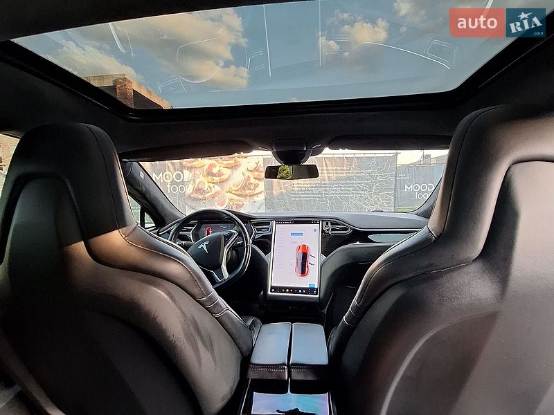 Ліфтбек Tesla Model S 2016 в Хмельницькому фото 14 Ліфтбек Tesla Model S 2016 в Хмельницькому
