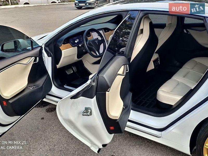 Лифтбек Tesla Model S 2019 в Днепре фото 51 Лифтбек Tesla Model S 2019 в Днепре