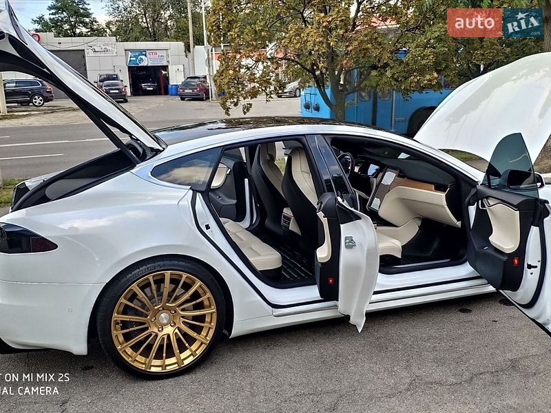 Лифтбек Tesla Model S 2019 в Днепре фото 88 Лифтбек Tesla Model S 2019 в Днепре