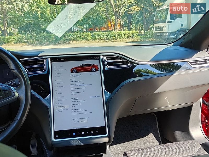 Ліфтбек Tesla Model S 2017 в Луцьку