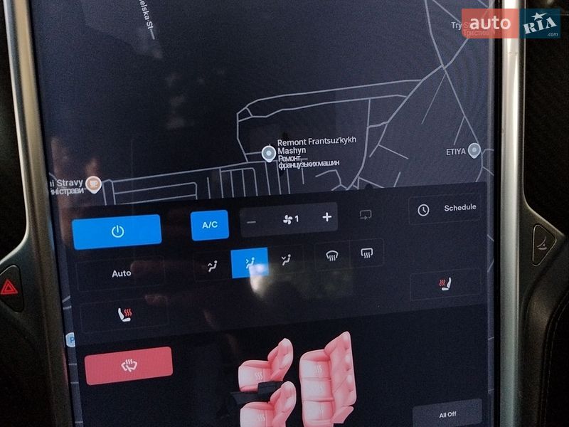 Лифтбек Tesla Model S 2014 в Львове