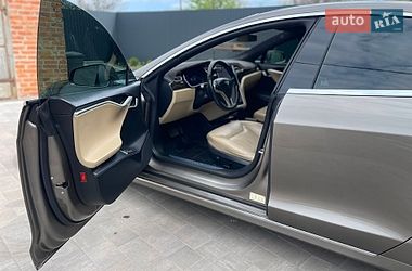 Лифтбек Tesla Model S 2016 в Полтаве