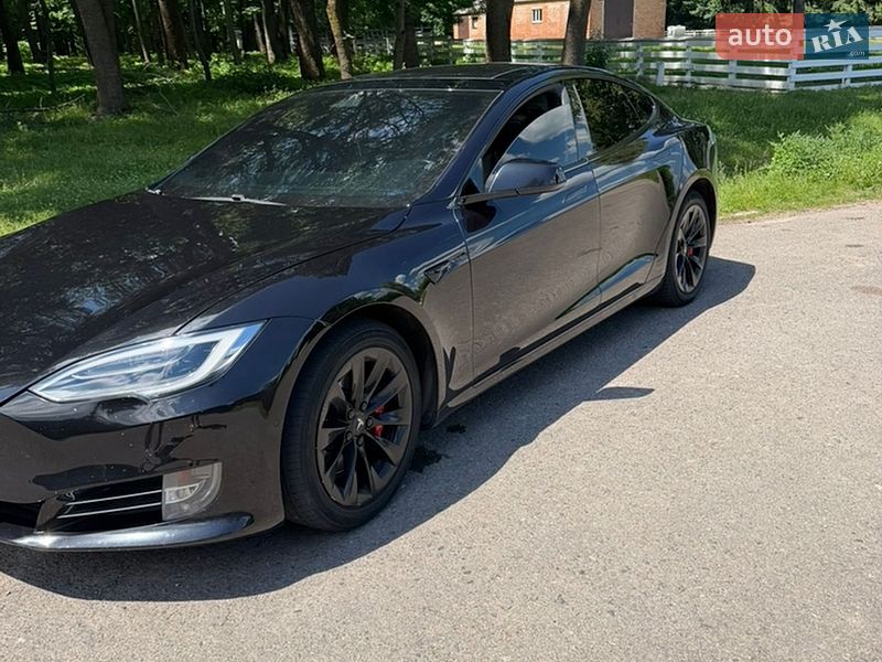 Ліфтбек Tesla Model S 2018 в Вінниці