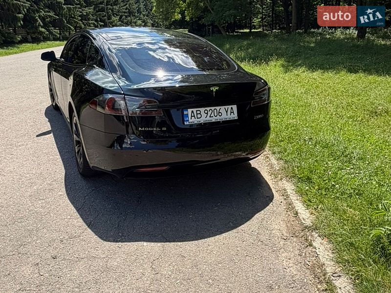 Ліфтбек Tesla Model S 2018 в Вінниці