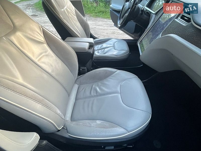 Лифтбек Tesla Model S 2013 в Житомире фото 18 Лифтбек Tesla Model S 2013 в Житомире