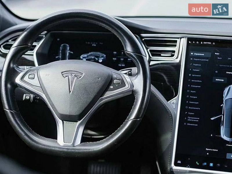 Лифтбек Tesla Model S 2017 в Виннице