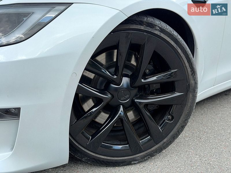 Лифтбек Tesla Model S 2021 в Киеве