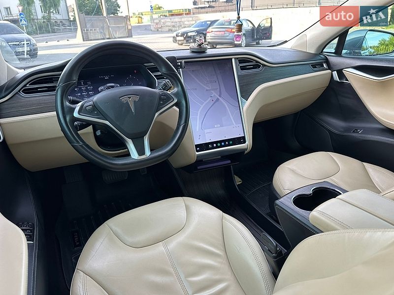 Ліфтбек Tesla Model S 2014 в Тернополі фото 32 Ліфтбек Tesla Model S 2014 в Тернополі
