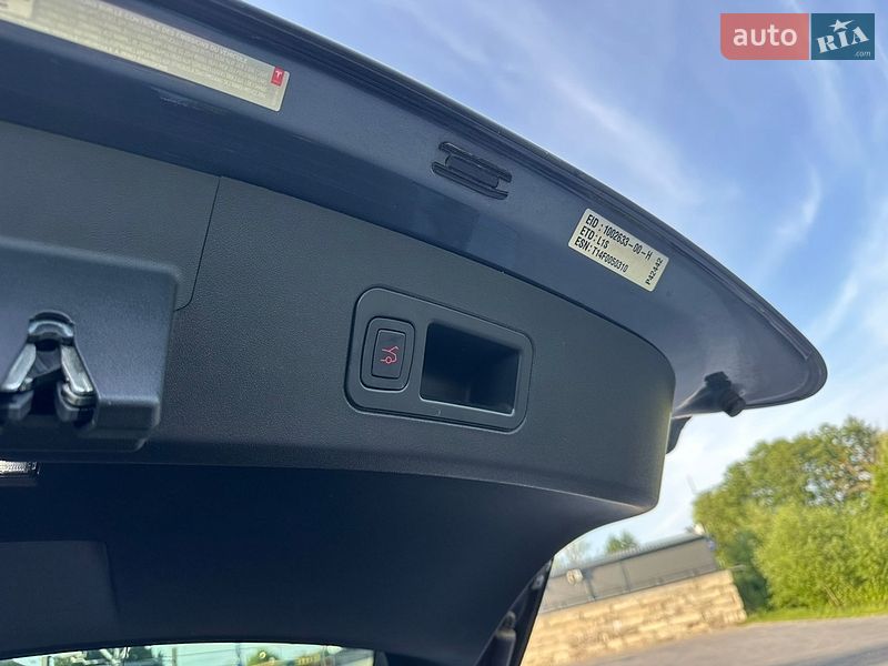 Ліфтбек Tesla Model S 2014 в Тернополі фото 46 Ліфтбек Tesla Model S 2014 в Тернополі
