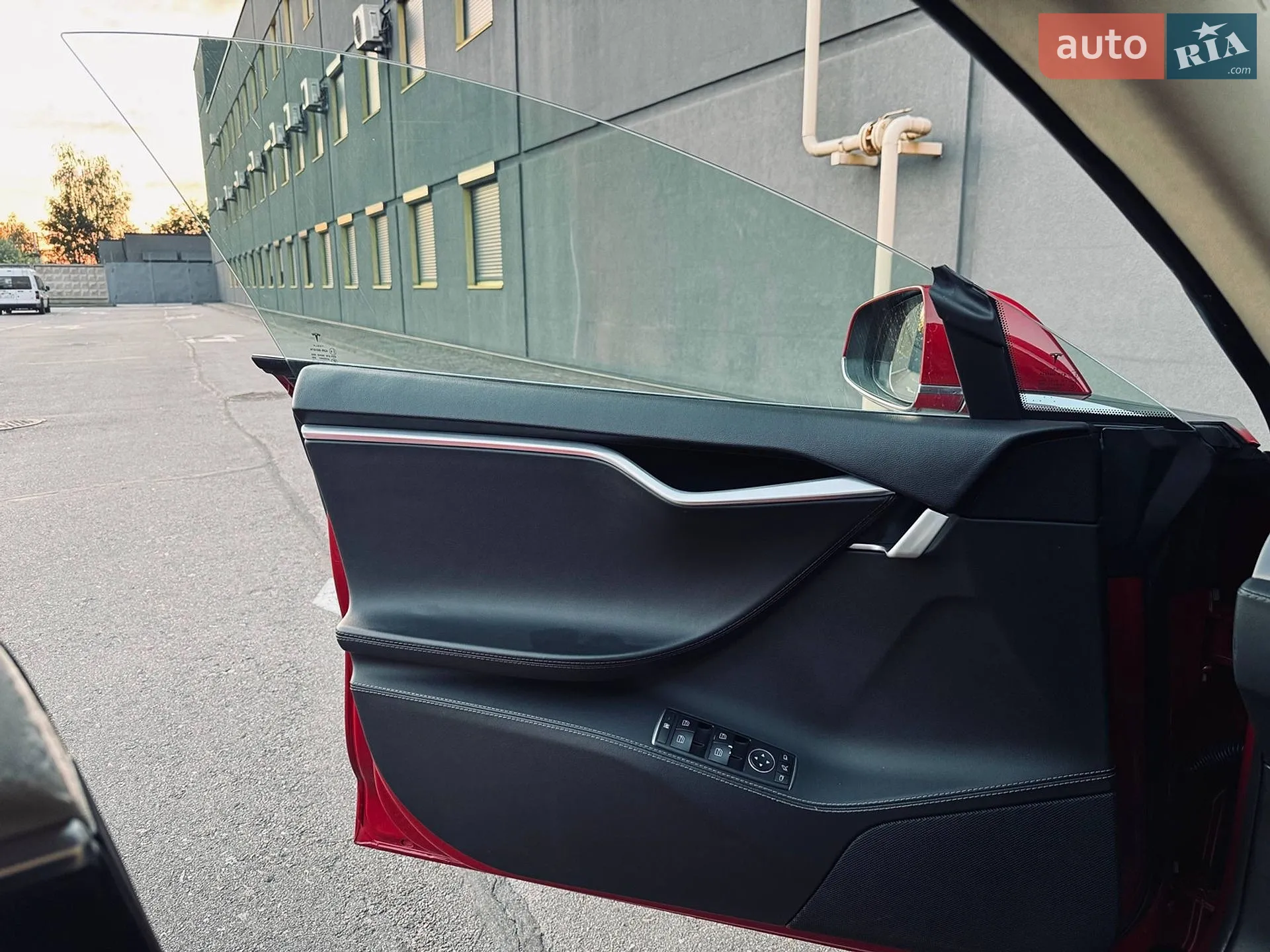 2014 Tesla Model S - мініатюра 24