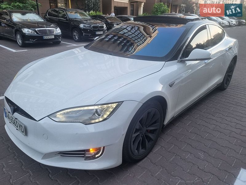 Tesla Model S 2013