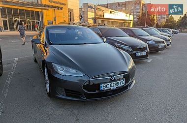 Ліфтбек Tesla Model S 2015 в Львові