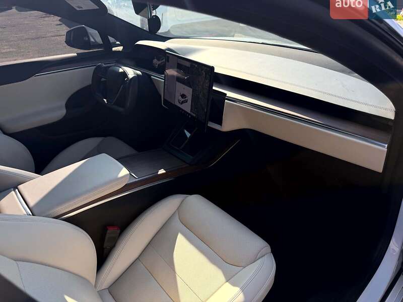 Лифтбек Tesla Model S 2022 в Виннице