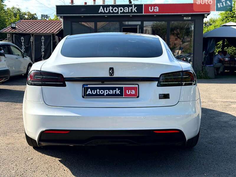 Лифтбек Tesla Model S 2022 в Виннице