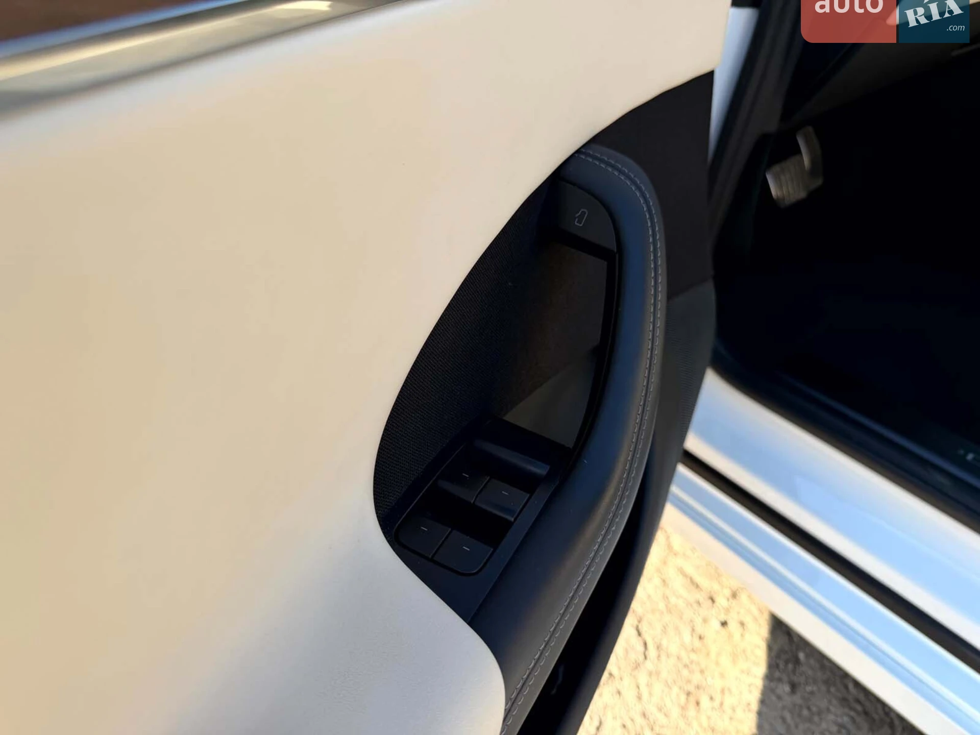 2022 Tesla Model S - мініатюра 24