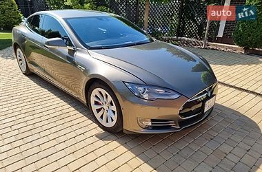 Лифтбек Tesla Model S 2015 в Николаеве