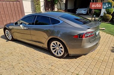 Лифтбек Tesla Model S 2015 в Николаеве
