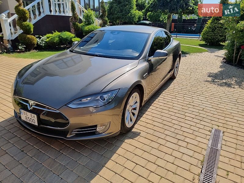 Лифтбек Tesla Model S 2015 в Николаеве