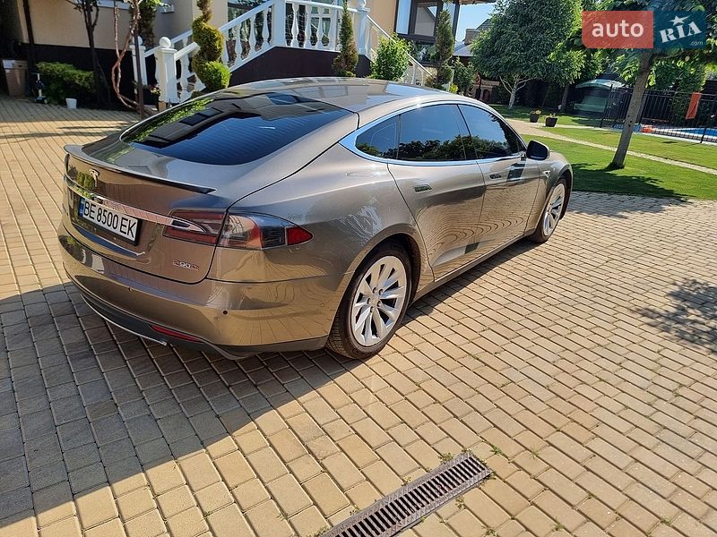Лифтбек Tesla Model S 2015 в Николаеве