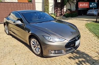 Лифтбек Tesla Model S 2015 в Николаеве