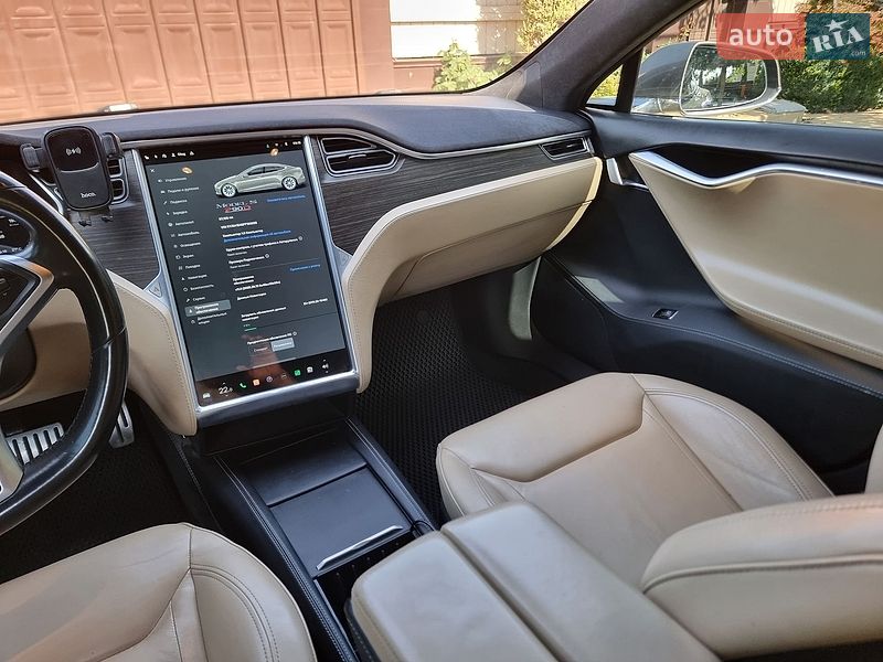 Лифтбек Tesla Model S 2015 в Николаеве