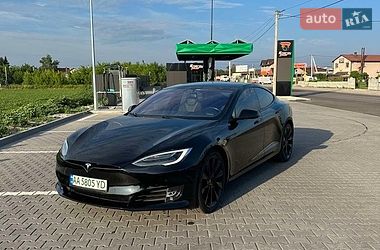 Ліфтбек Tesla Model S 2018 в Києві