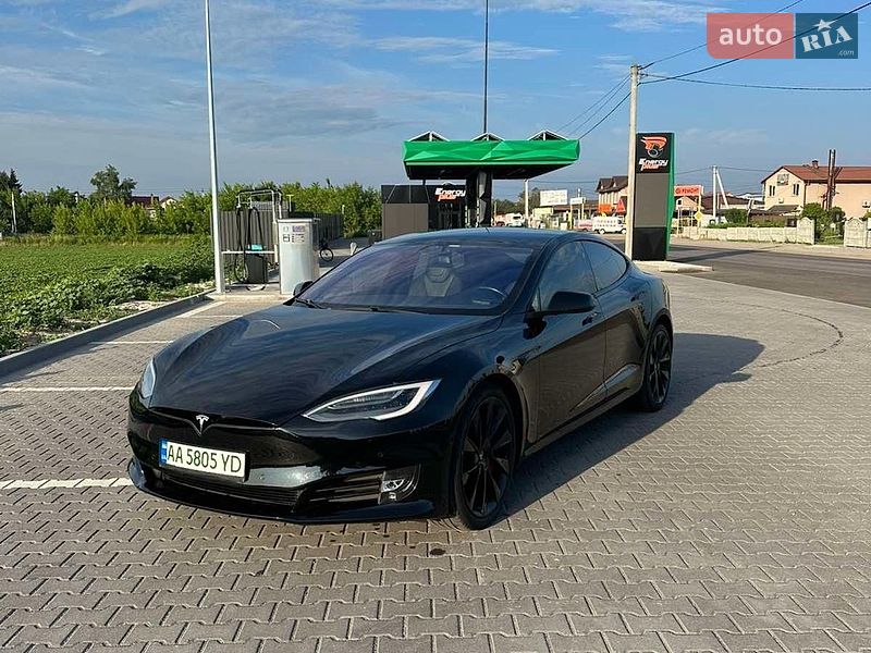 Ліфтбек Tesla Model S 2018 в Києві