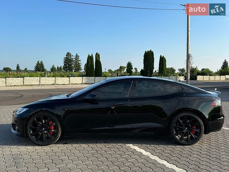 Ліфтбек Tesla Model S 2018 в Києві