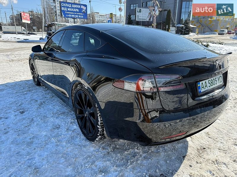 Ліфтбек Tesla Model S 2018 в Києві