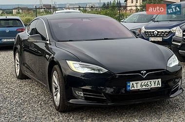 Лифтбек Tesla Model S 2017 в Ивано-Франковске