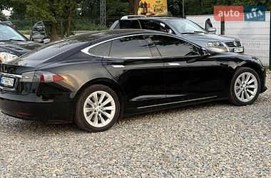 Лифтбек Tesla Model S 2017 в Ивано-Франковске