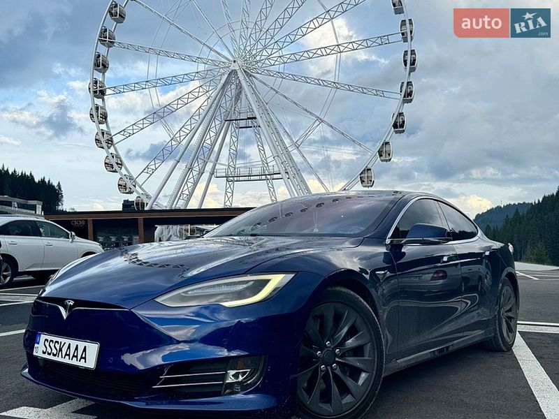 Лифтбек Tesla Model S 2016 в Киеве