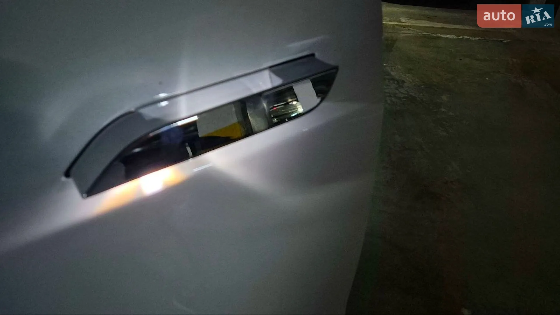 2015 Tesla Model S - мініатюра 16