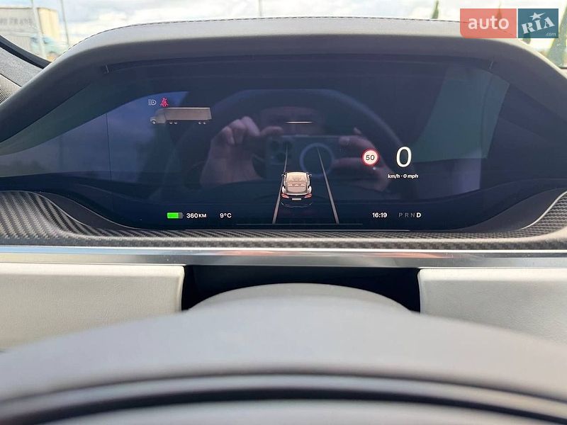Ліфтбек Tesla Model S 2022 в Брошневі-Облозі