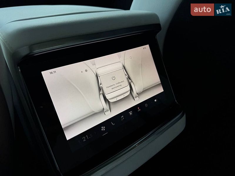 Ліфтбек Tesla Model S 2022 в Брошневі-Облозі