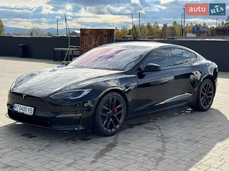 Ліфтбек Tesla Model S 2022 в Брошневі-Облозі