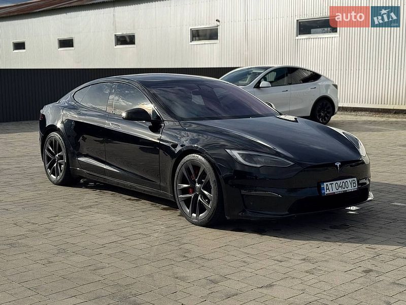 Ліфтбек Tesla Model S 2022 в Брошневі-Облозі