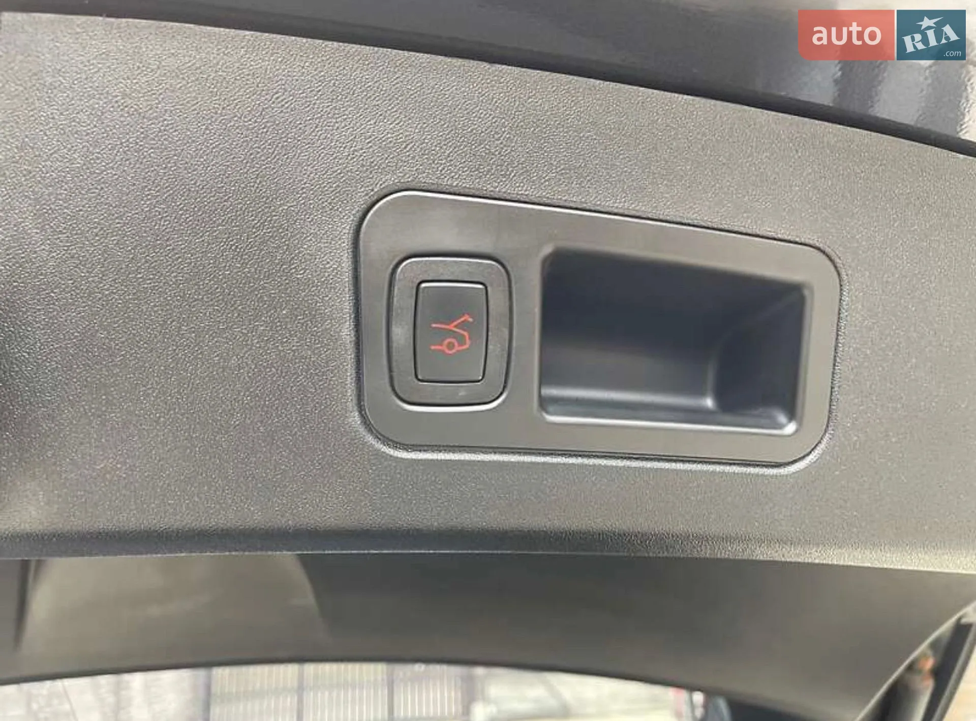 Tesla Model S 2017 VIN 5YJSA1E22HF195246 фото оголошення 13 з 32