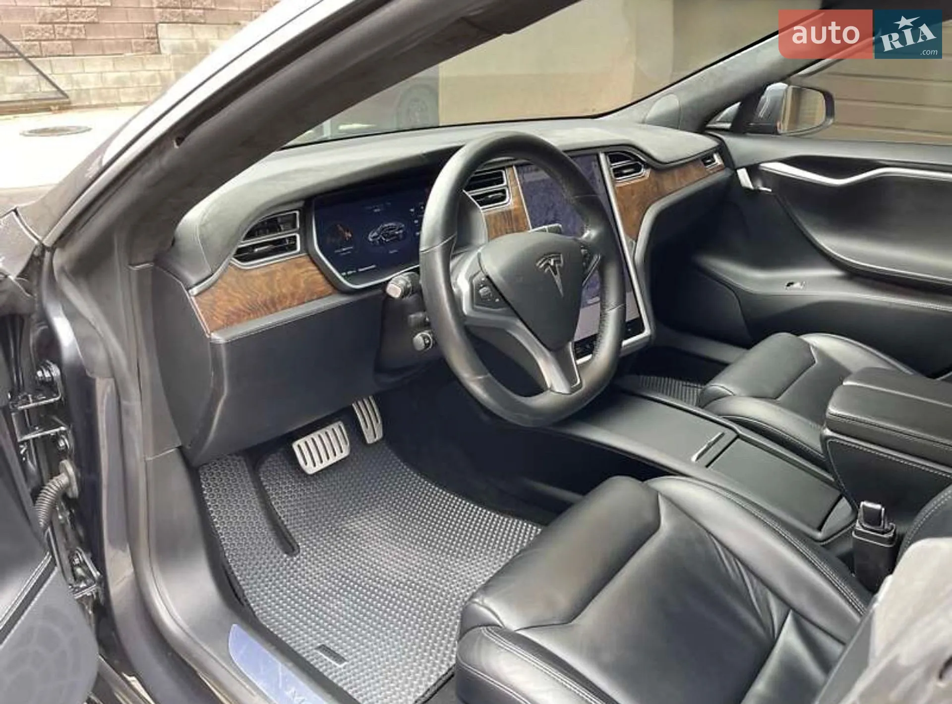 Tesla Model S 2017 VIN 5YJSA1E22HF195246 фото оголошення 21 з 32