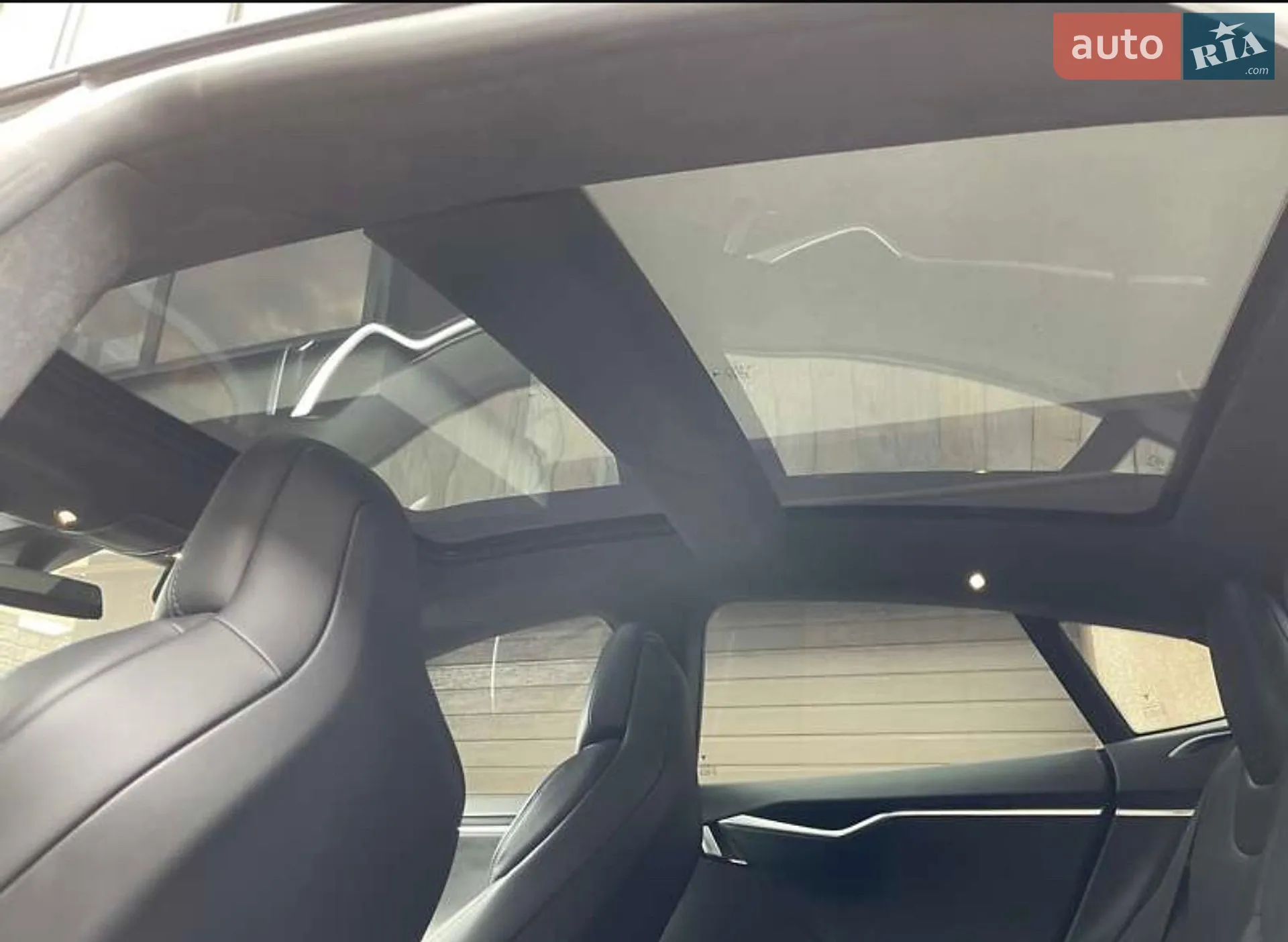 Tesla Model S 2017 VIN 5YJSA1E22HF195246 фото оголошення 28 з 32