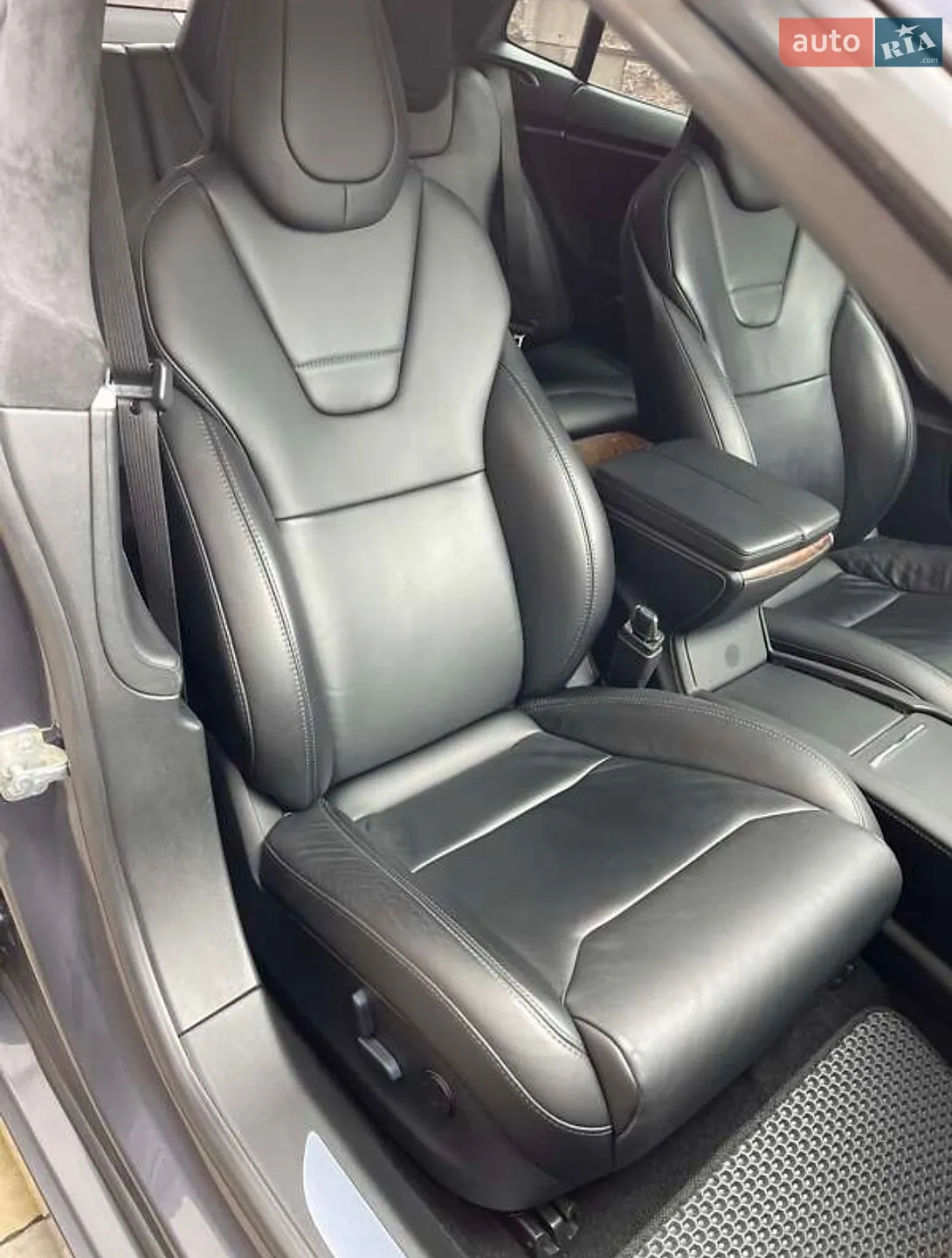 Tesla Model S 2017 VIN 5YJSA1E22HF195246 фото оголошення 30 з 32