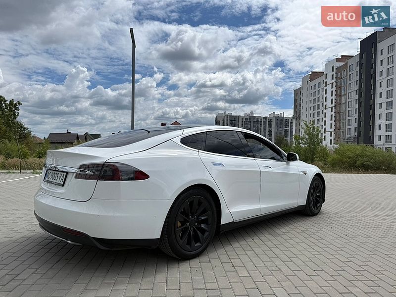 Лифтбек Tesla Model S 2016 в Ковеле фото 11 Лифтбек Tesla Model S 2016 в Ковеле
