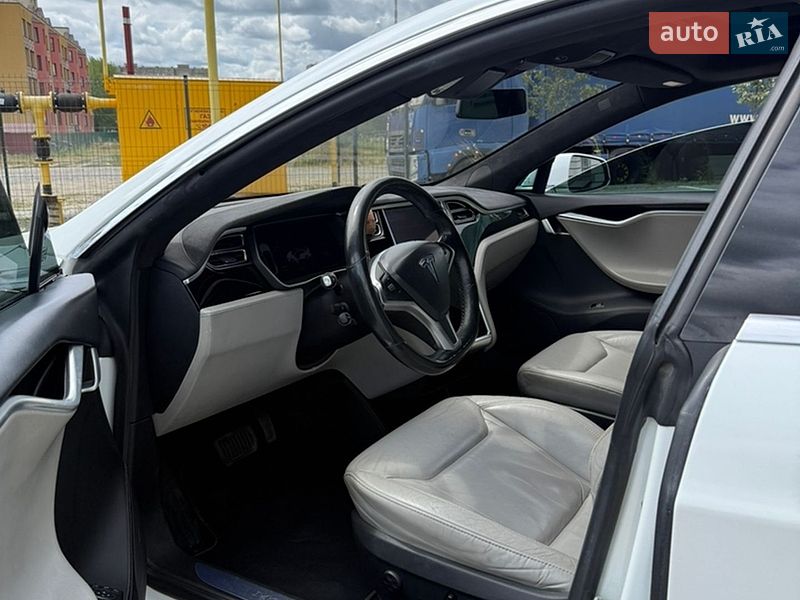 Лифтбек Tesla Model S 2016 в Ковеле фото 15 Лифтбек Tesla Model S 2016 в Ковеле