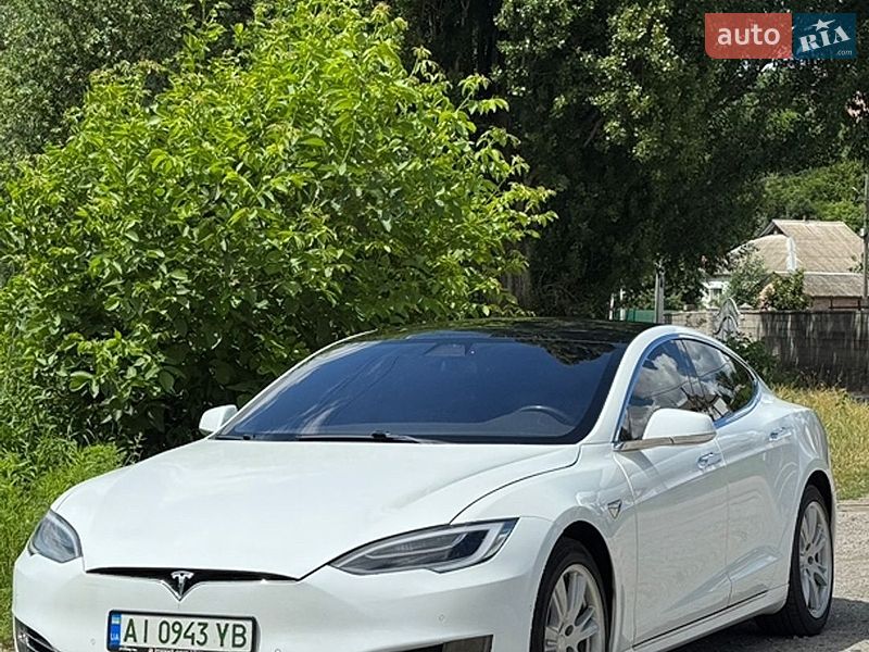 Tesla Model S 2020