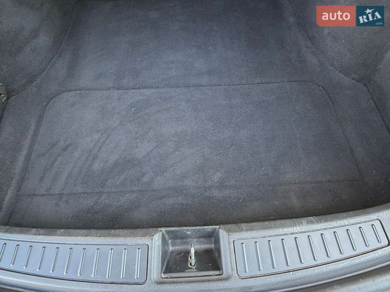 Ліфтбек Tesla Model S 2015 в Житомирі