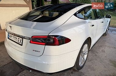 Ліфтбек Tesla Model S 2015 в Житомирі