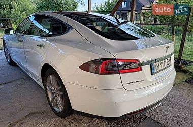 Ліфтбек Tesla Model S 2015 в Житомирі