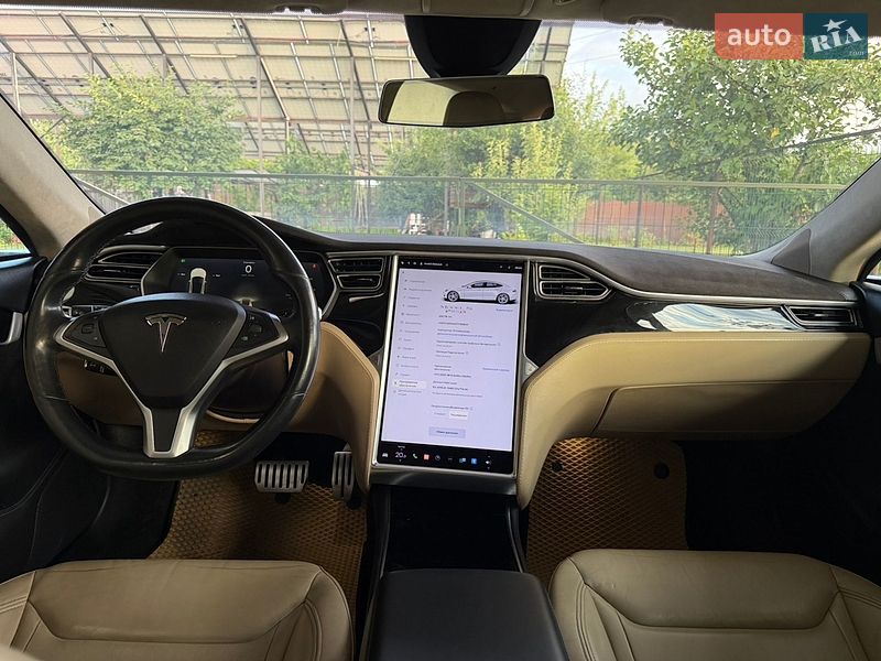 Ліфтбек Tesla Model S 2015 в Житомирі